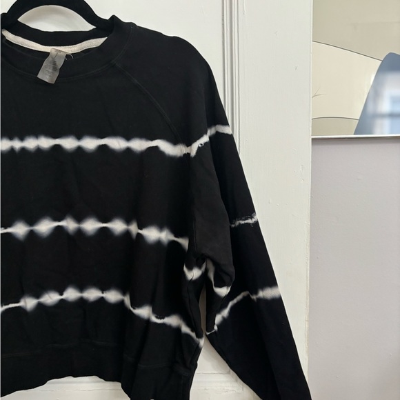 Electric Rose Cropped tie Dye Black & White Shirt / Pullover Sz M - Picture 10 of 11